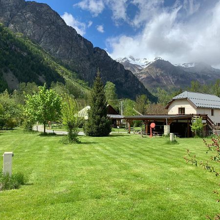 Villa Ferme Noemie Le Bourg-dʼOisans Esterno foto